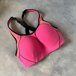 Victoria’s Secret sports bra size 34DD